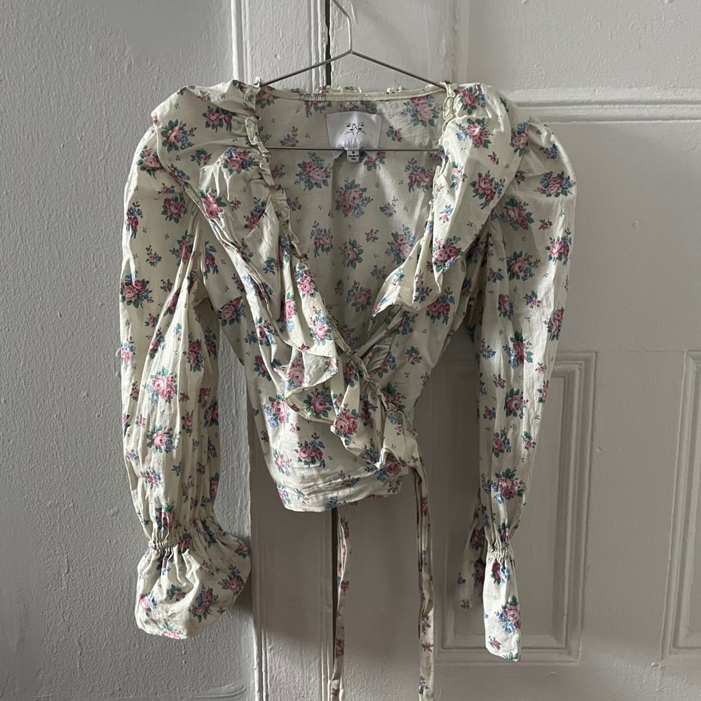 Courtyard LA Ruffle Poet Top